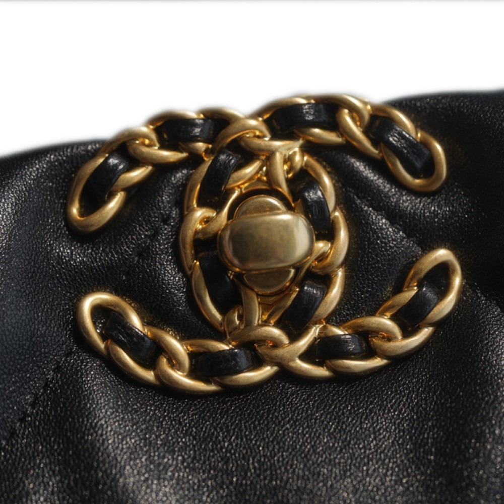 CHANEL 19 EAST WEST SHOPPING BAG CHANEL 19 EAST WEST SHOPPING BAG