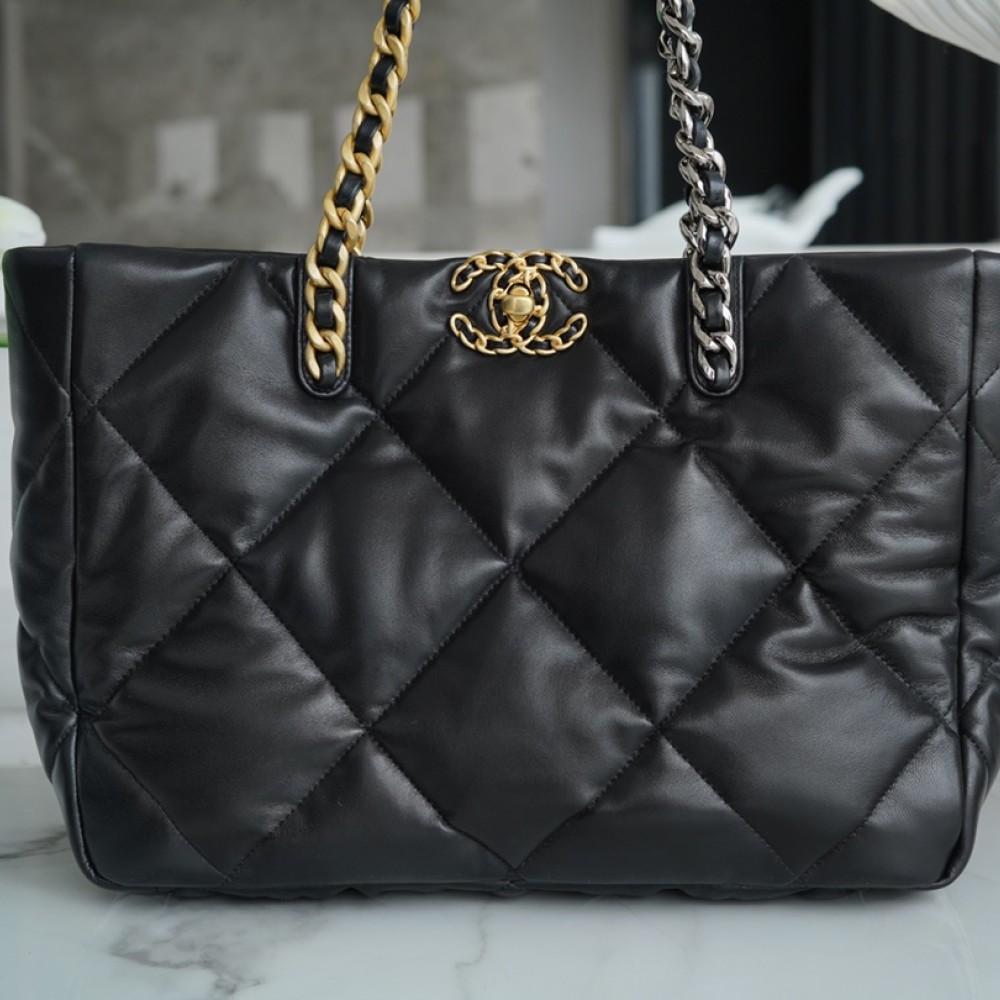 CHANEL 19 EAST WEST SHOPPING BAG CHANEL 19 EAST WEST SHOPPING BAG