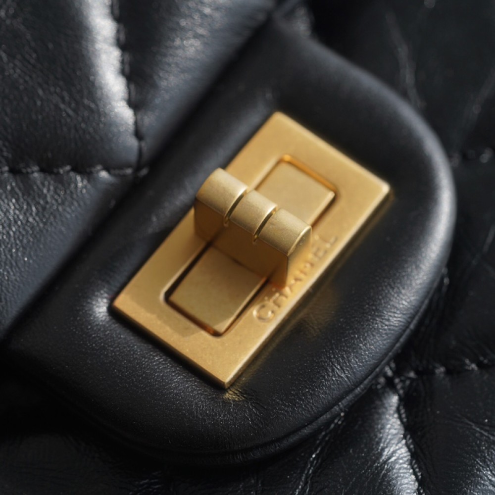 CHANEL 2.55 SMALL FLAP BAG CHANEL 2.55 SMALL FLAP BAG