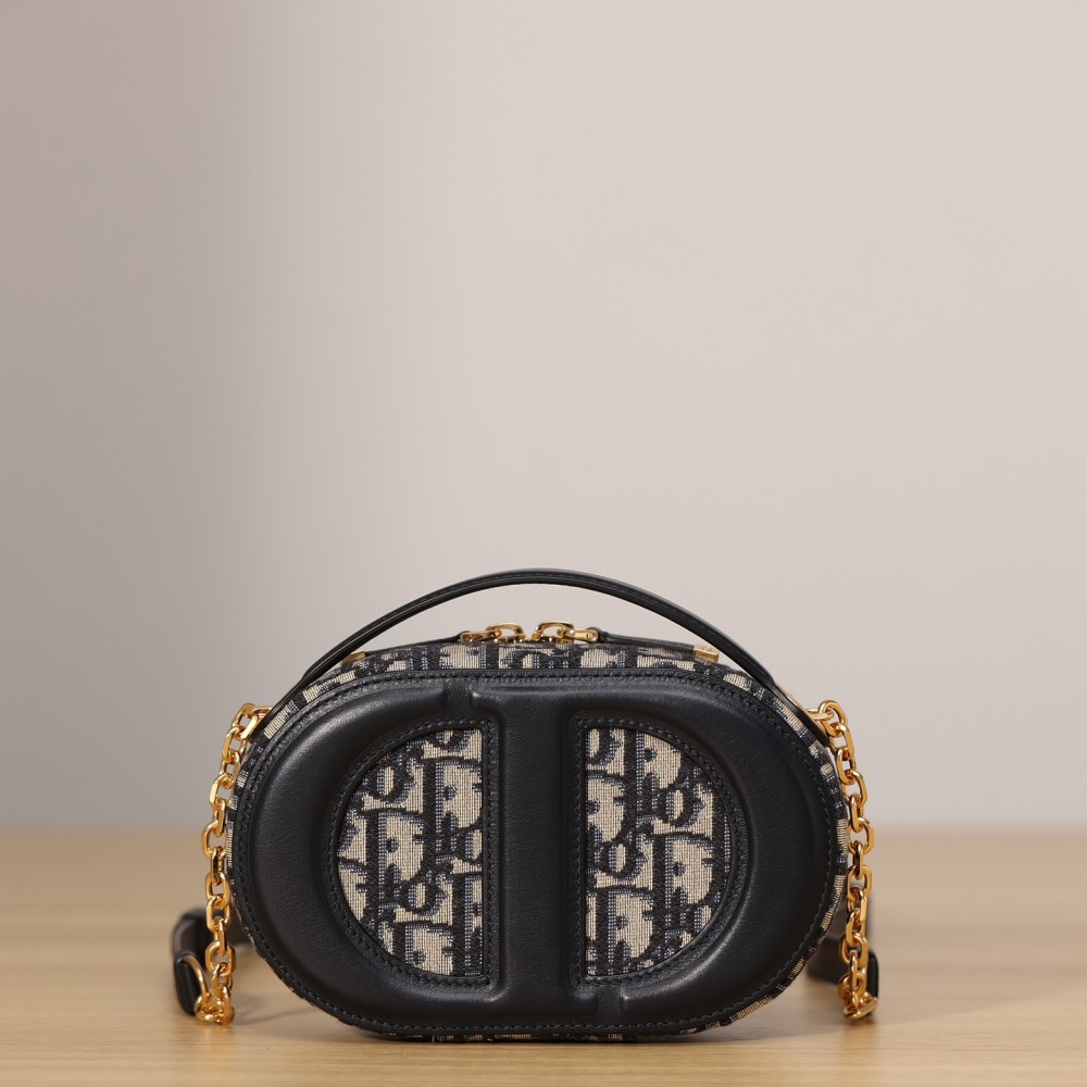 CD SIGNATURE OVAL CAMERA BAG CD SIGNATURE OVAL CAMERA BAG