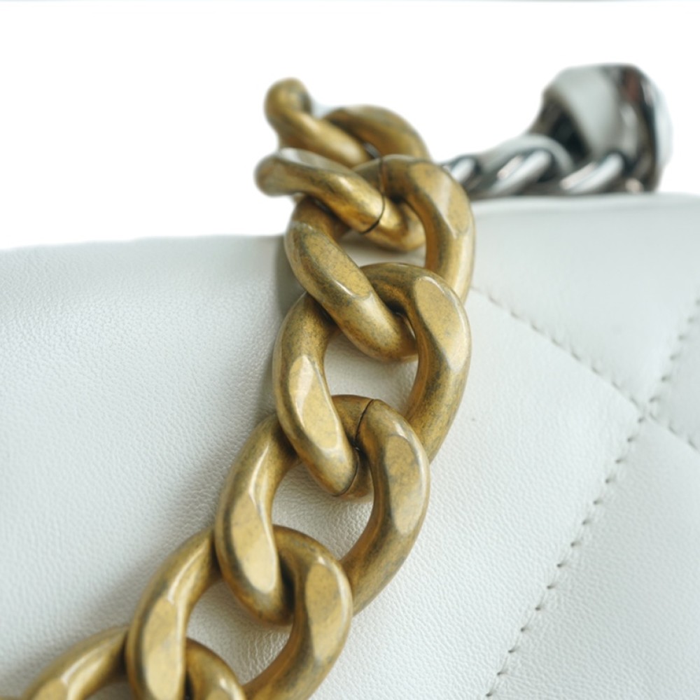 CHANEL MEDIUM 19 FLAP BAG CHANEL MEDIUM 19 FLAP BAG