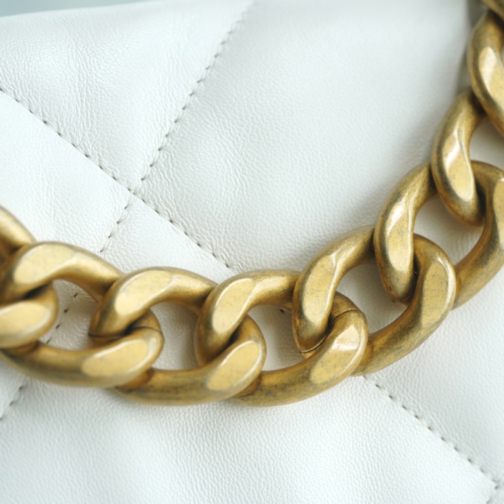 CHANEL MEDIUM 19 FLAP BAG CHANEL MEDIUM 19 FLAP BAG