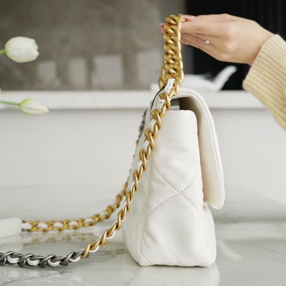 CHANEL MEDIUM 19 FLAP BAG CHANEL MEDIUM 19 FLAP BAG