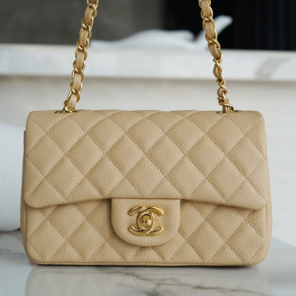 CHANEL MEDIUM DOUBLE FLAP BAG CHANEL MEDIUM DOUBLE FLAP BAG