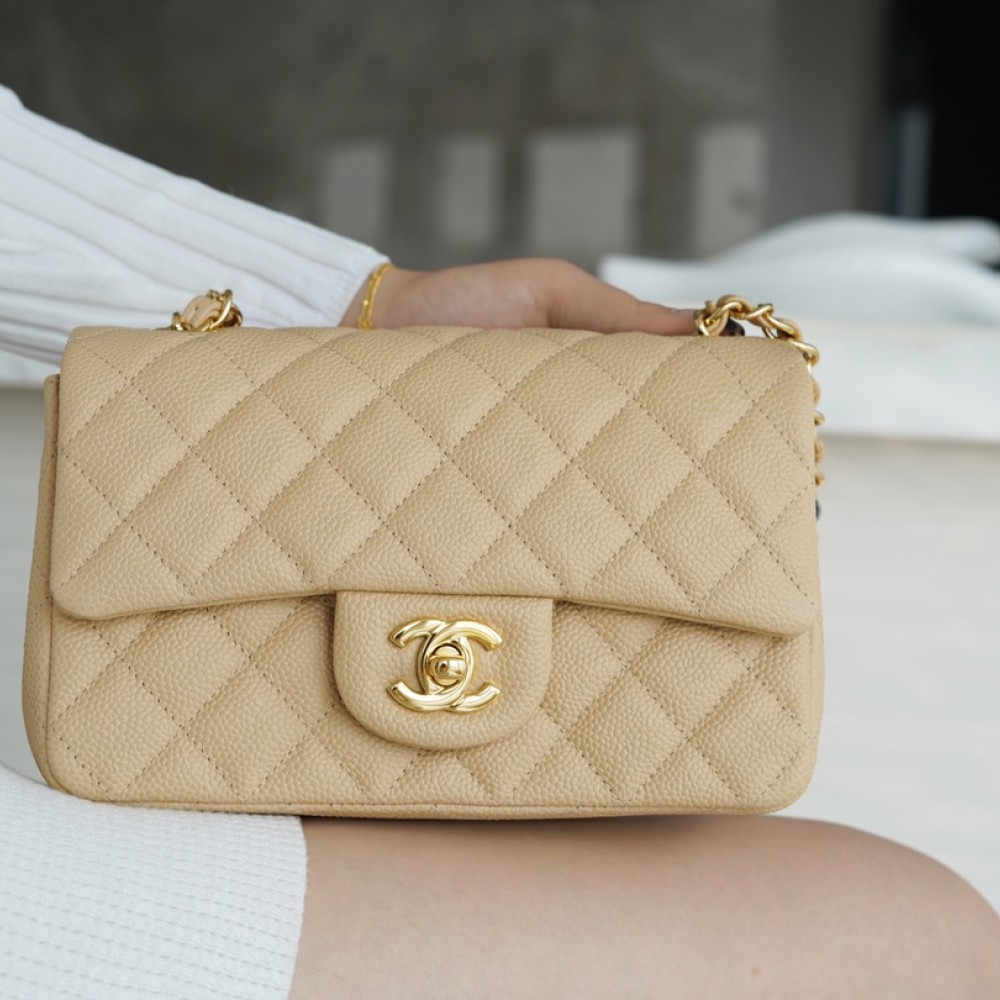 CHANEL MEDIUM DOUBLE FLAP BAG CHANEL MEDIUM DOUBLE FLAP BAG