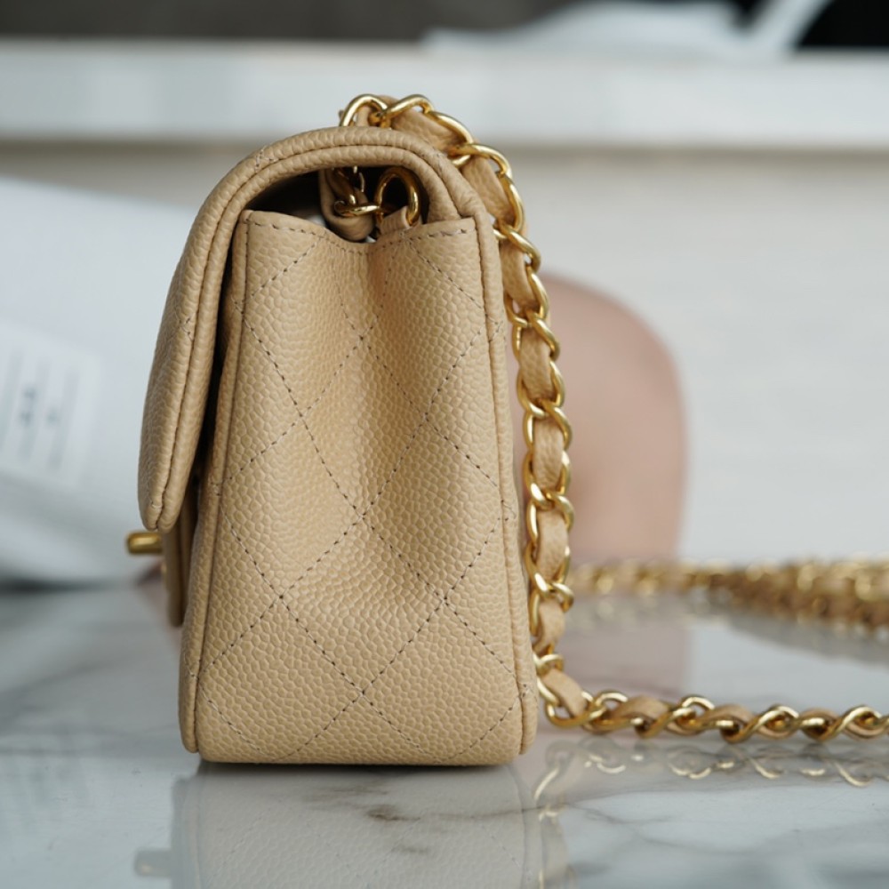 CHANEL MEDIUM DOUBLE FLAP BAG CHANEL MEDIUM DOUBLE FLAP BAG