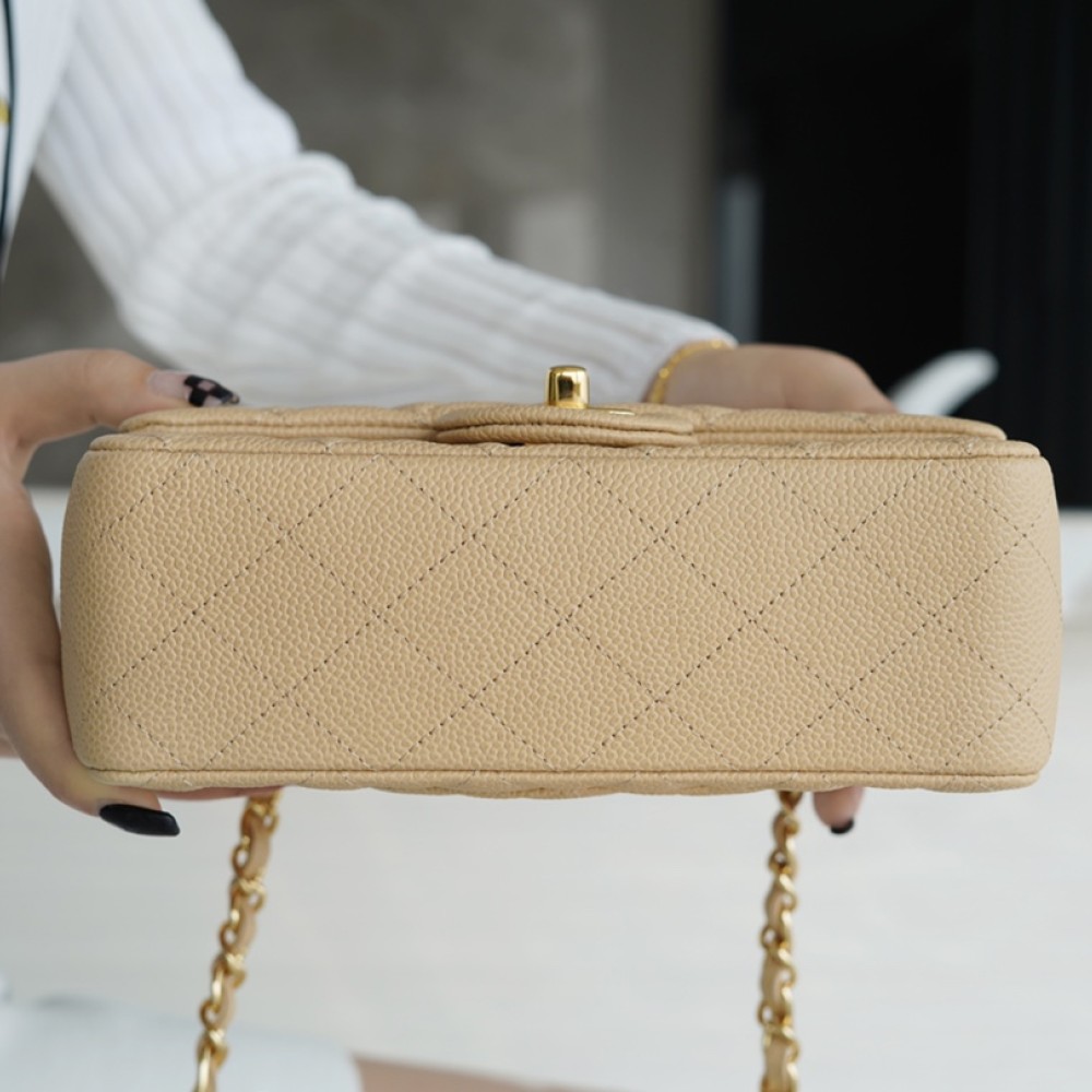CHANEL MEDIUM DOUBLE FLAP BAG CHANEL MEDIUM DOUBLE FLAP BAG