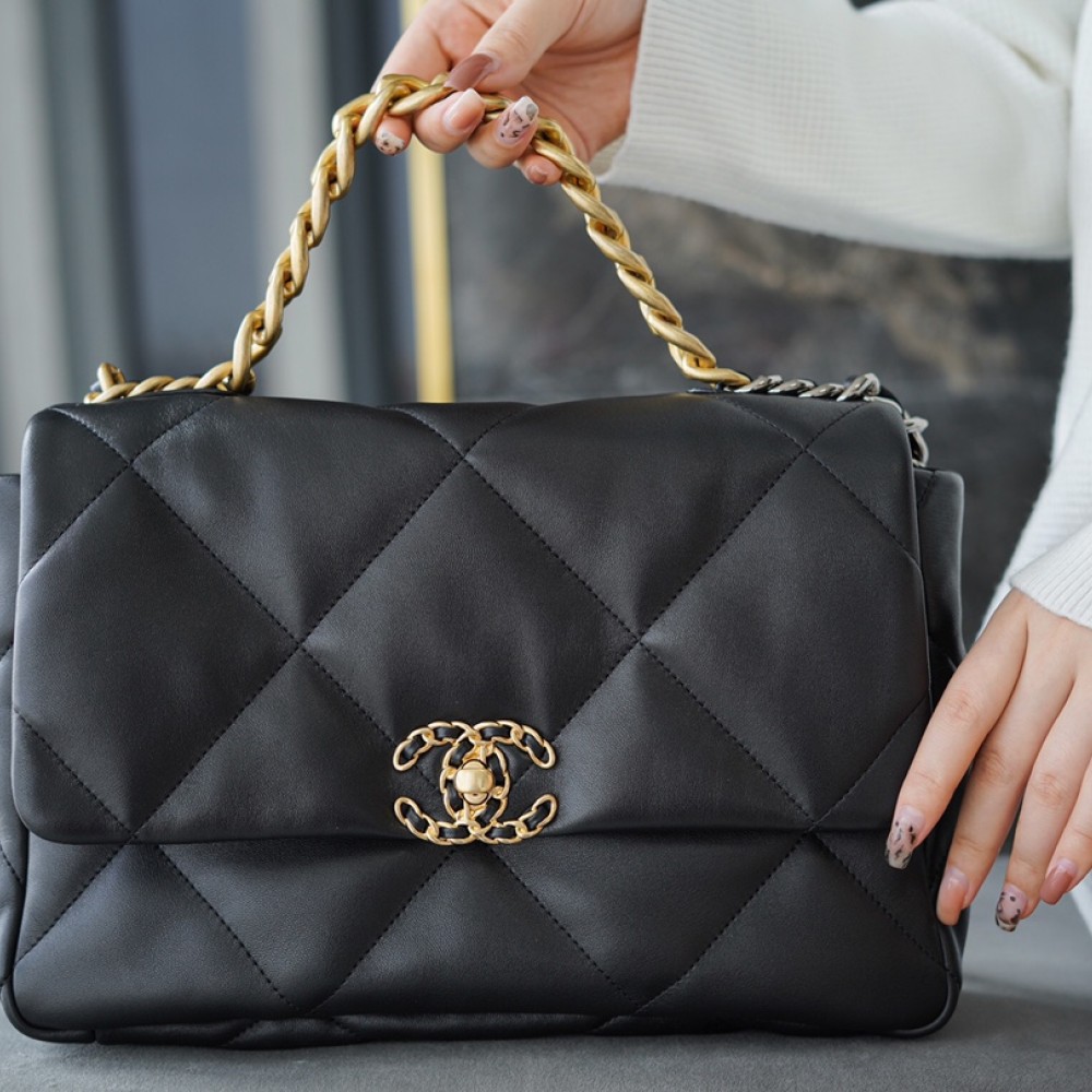 CHANEL MEDIUM 19 FLAP BAG CHANEL MEDIUM 19 FLAP BAG