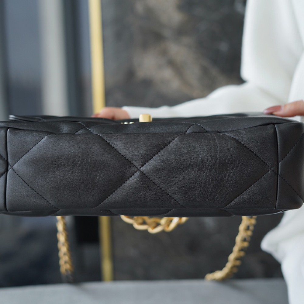 CHANEL MEDIUM 19 FLAP BAG CHANEL MEDIUM 19 FLAP BAG