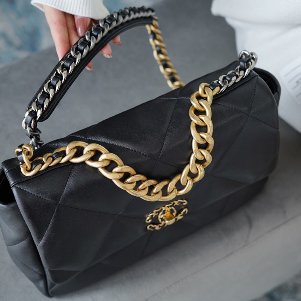 CHANEL MEDIUM 19 FLAP BAG CHANEL MEDIUM 19 FLAP BAG