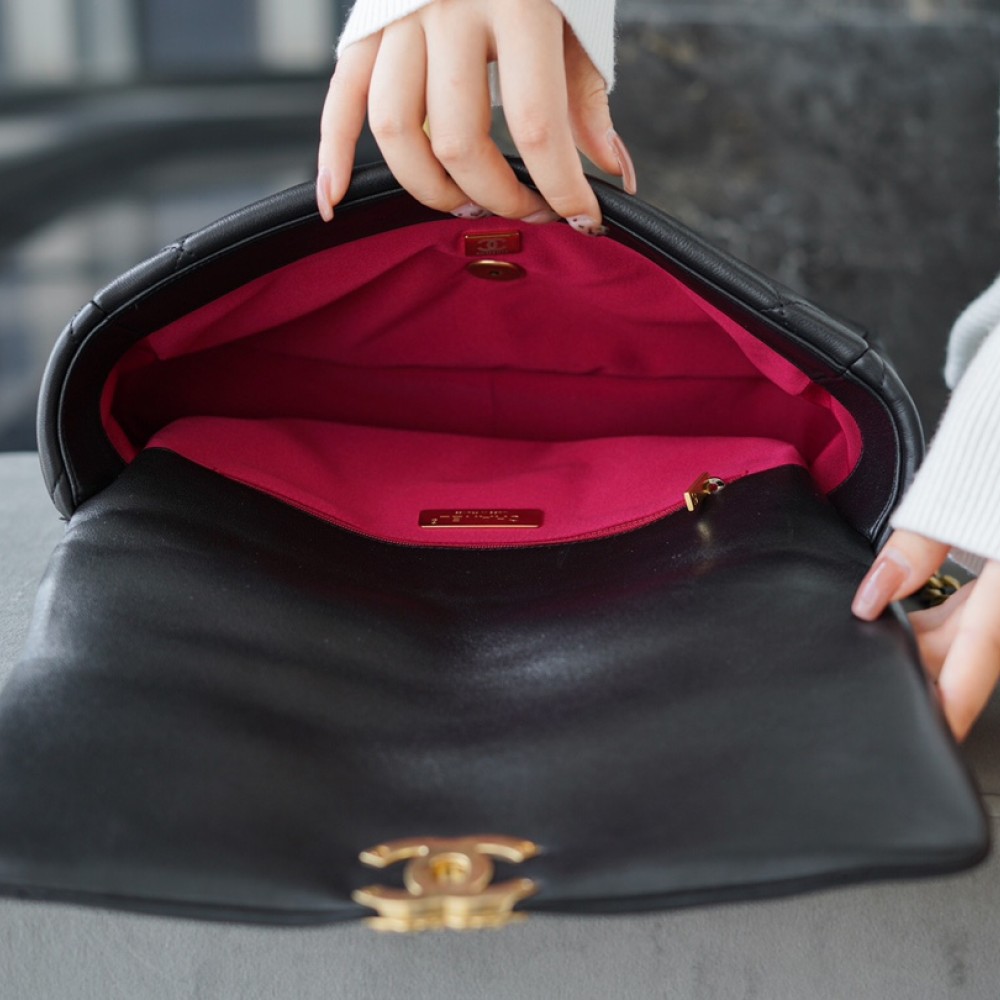 CHANEL MEDIUM 19 FLAP BAG CHANEL MEDIUM 19 FLAP BAG