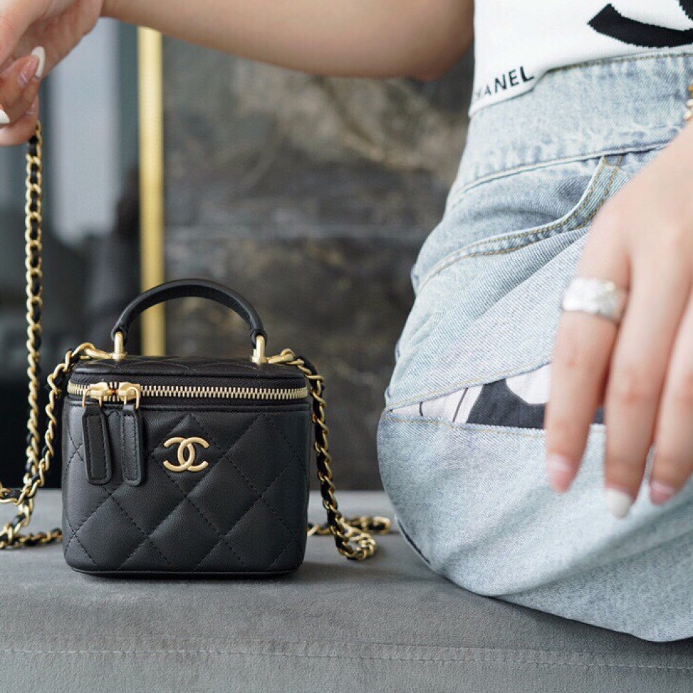 CHANEL MINI PERFECT FIT VANITY CASE CHANEL MINI PERFECT FIT VANITY CASE