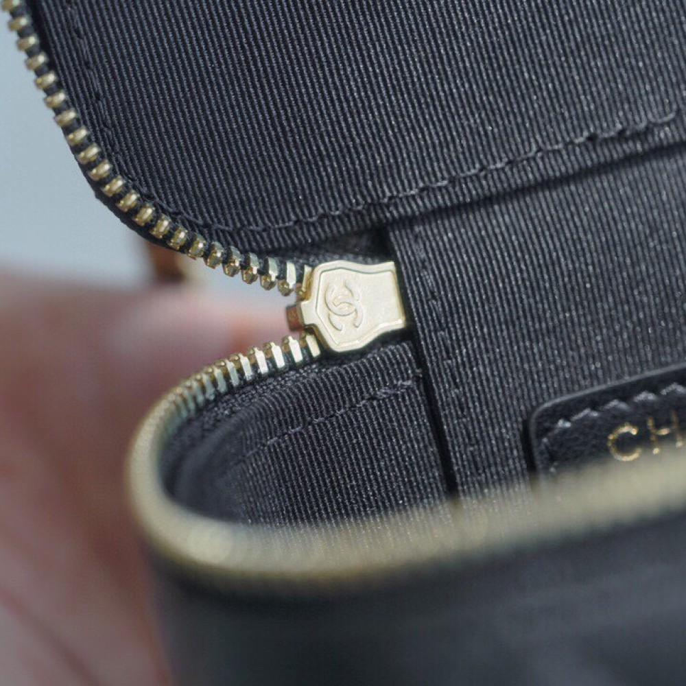 CHANEL MINI PERFECT FIT VANITY CASE CHANEL MINI PERFECT FIT VANITY CASE