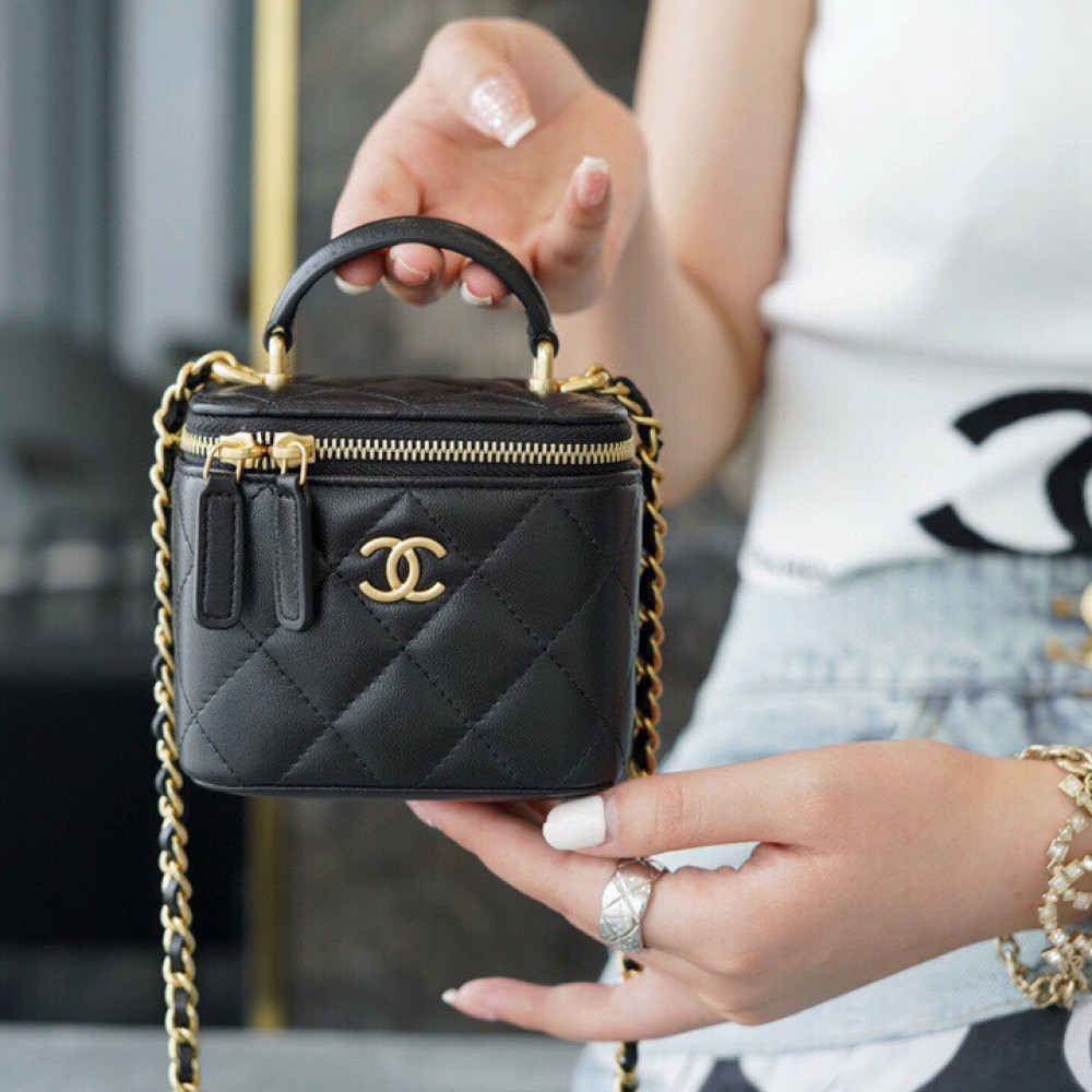 CHANEL MINI PERFECT FIT VANITY CASE CHANEL MINI PERFECT FIT VANITY CASE