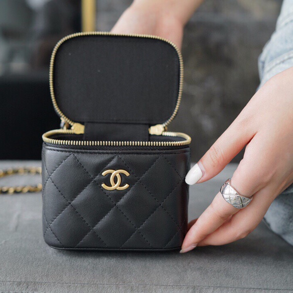 CHANEL MINI PERFECT FIT VANITY CASE CHANEL MINI PERFECT FIT VANITY CASE