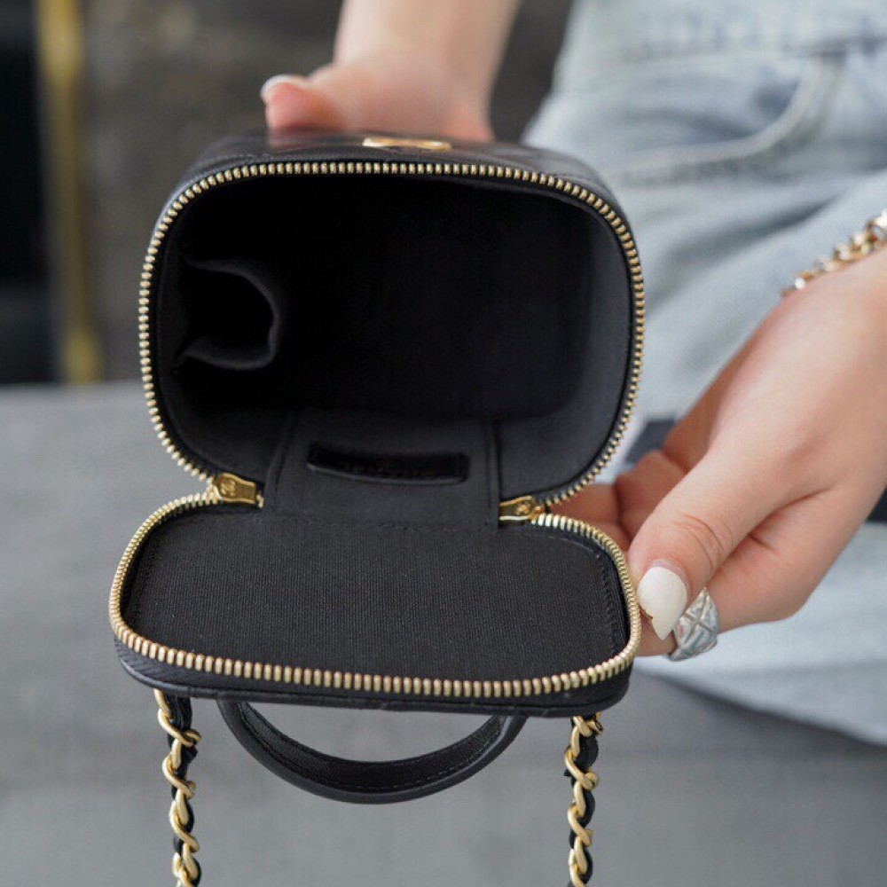 CHANEL MINI PERFECT FIT VANITY CASE CHANEL MINI PERFECT FIT VANITY CASE