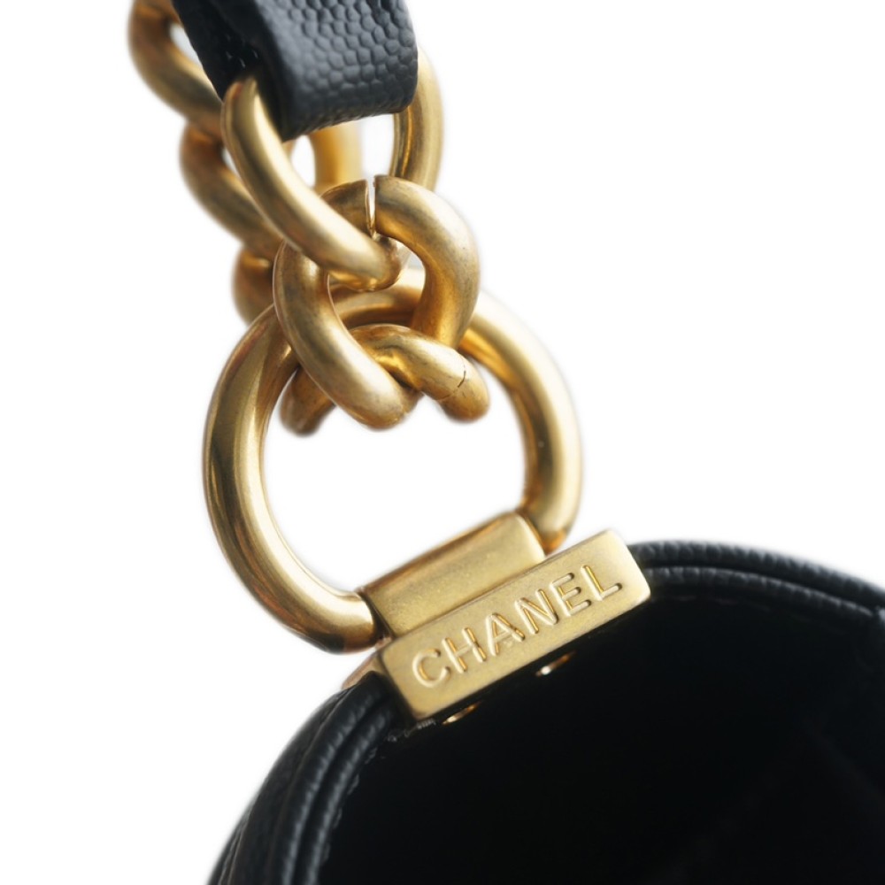 CHANEL MEDIUM BOY FLAP BAG CHANEL MEDIUM BOY FLAP BAG