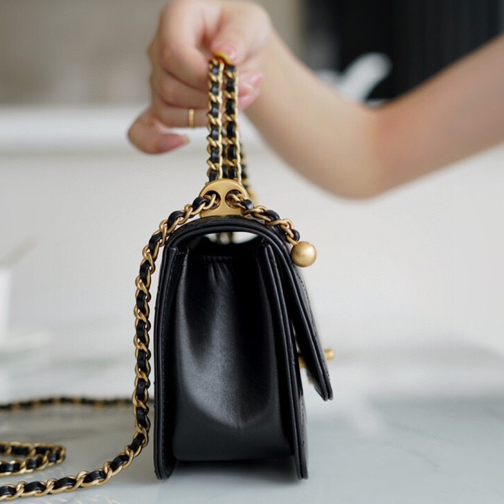 CHANEL MINI PERFECT FIT FLAP BAG CHANEL MINI PERFECT FIT FLAP BAG