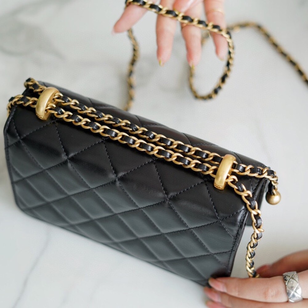 CHANEL MINI PERFECT FIT FLAP BAG CHANEL MINI PERFECT FIT FLAP BAG
