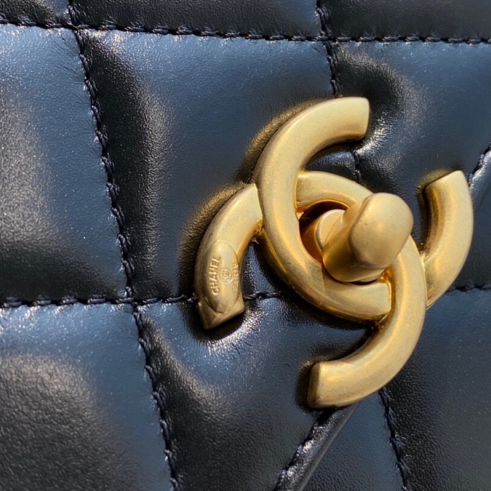 CHANEL MINI PERFECT FIT FLAP BAG CHANEL MINI PERFECT FIT FLAP BAG