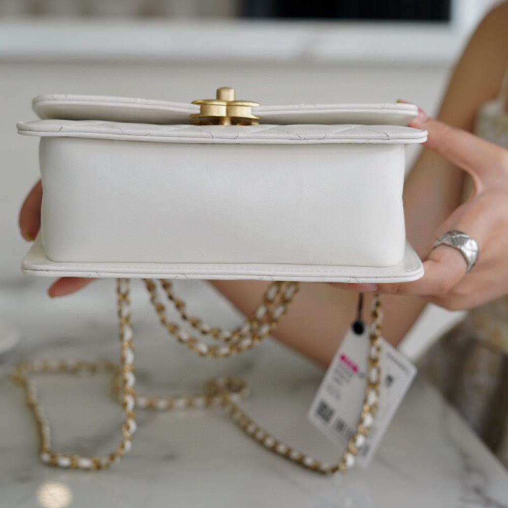 CHANEL MINI PERFECT FIT FLAP BAG CHANEL MINI PERFECT FIT FLAP BAG