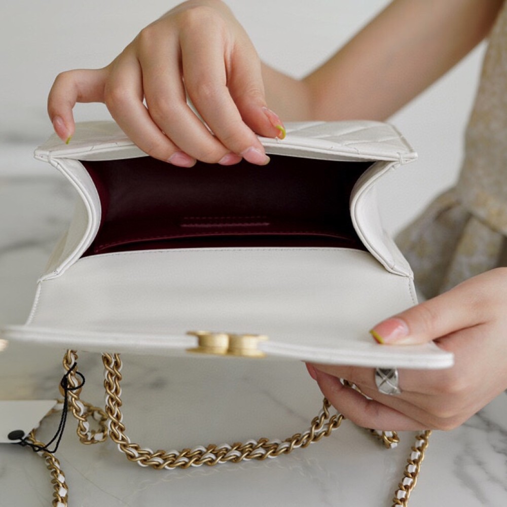 CHANEL MINI PERFECT FIT FLAP BAG CHANEL MINI PERFECT FIT FLAP BAG