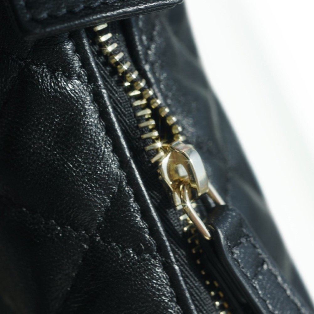 CHANEL AROUND POUCH HOBO BAG CHANEL AROUND POUCH HOBO BAG