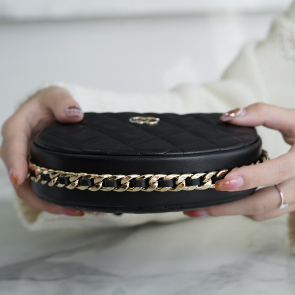 CHANEL AROUND POUCH HOBO BAG CHANEL AROUND POUCH HOBO BAG