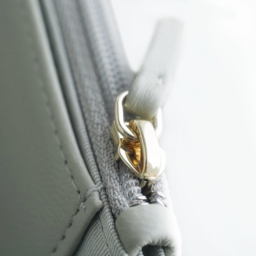 CHANEL 19 WALLET ON CHAIN CHANEL 19 WALLET ON CHAIN