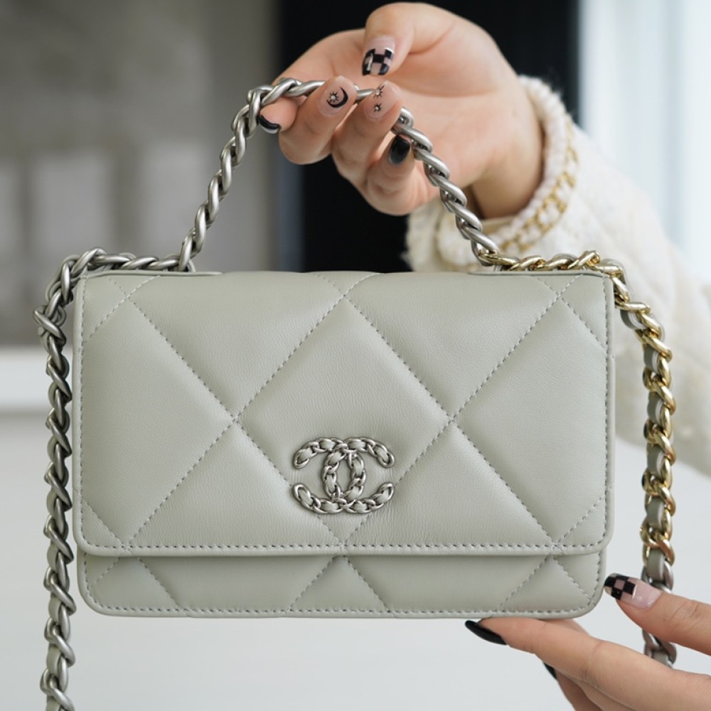 CHANEL 19 WALLET ON CHAIN CHANEL 19 WALLET ON CHAIN