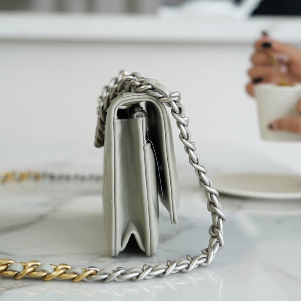 CHANEL 19 WALLET ON CHAIN CHANEL 19 WALLET ON CHAIN