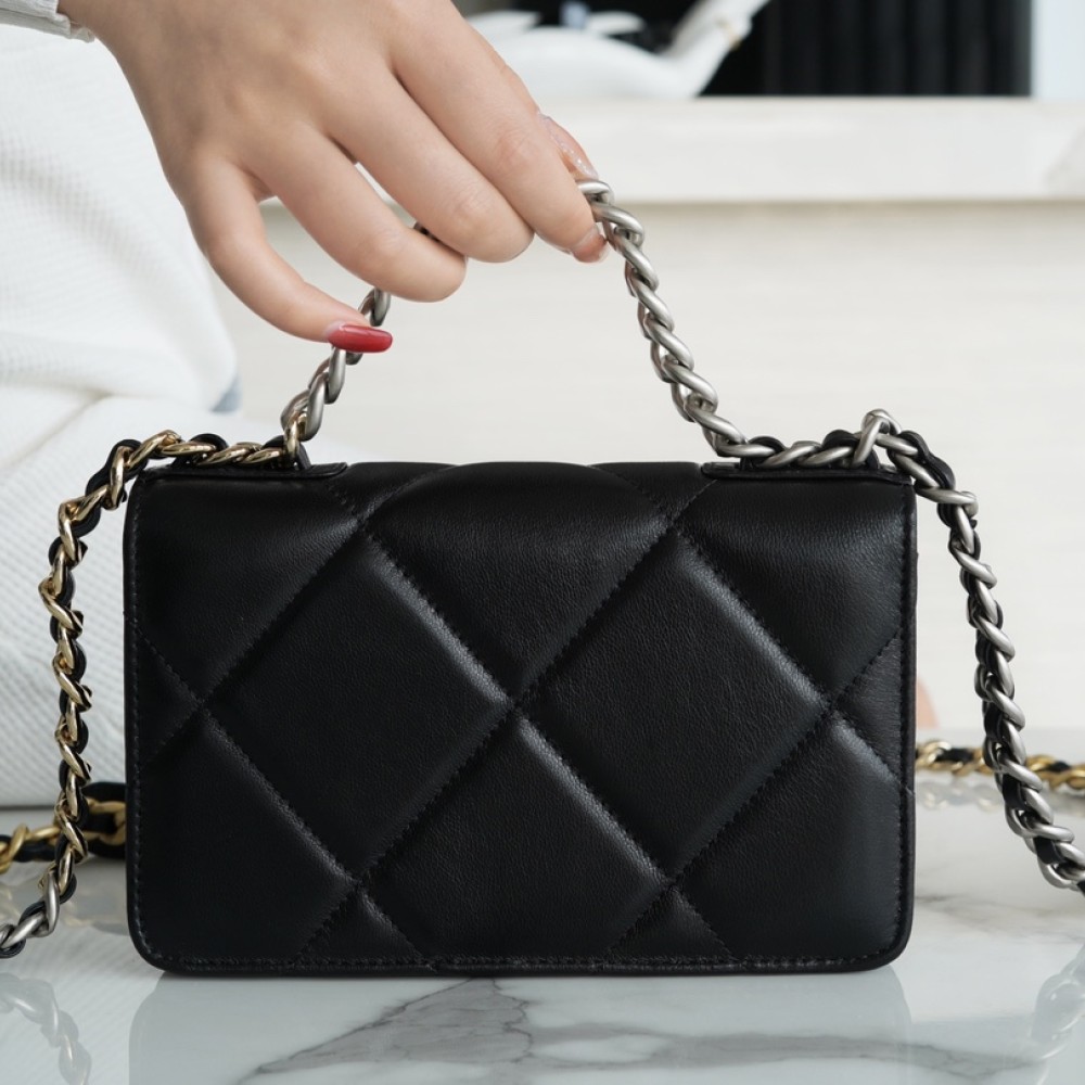 CHANEL 19 WALLET ON CHAIN CHANEL 19 WALLET ON CHAIN