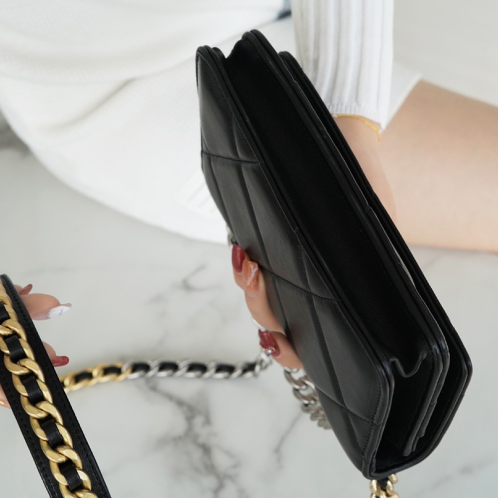 CHANEL 19 WALLET ON CHAIN CHANEL 19 WALLET ON CHAIN