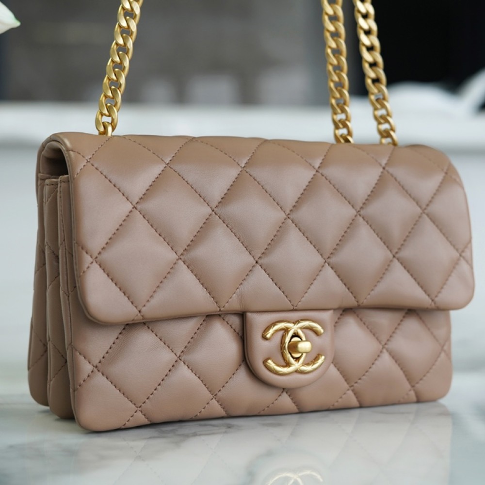CHANEL MEDIUM PILLOW CRUSH FLAP BAG CHANEL MEDIUM PILLOW CRUSH FLAP BAG