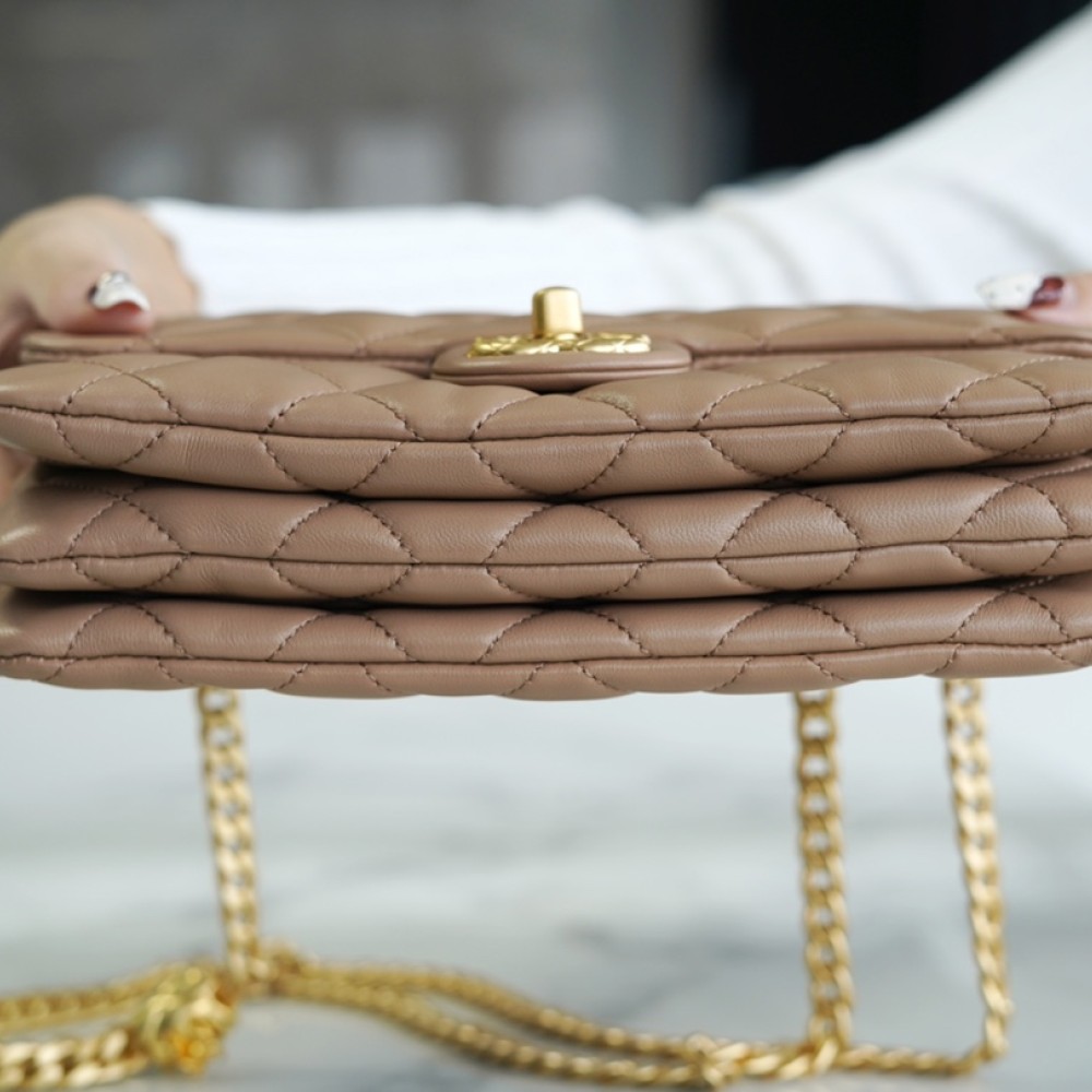 CHANEL MEDIUM PILLOW CRUSH FLAP BAG CHANEL MEDIUM PILLOW CRUSH FLAP BAG