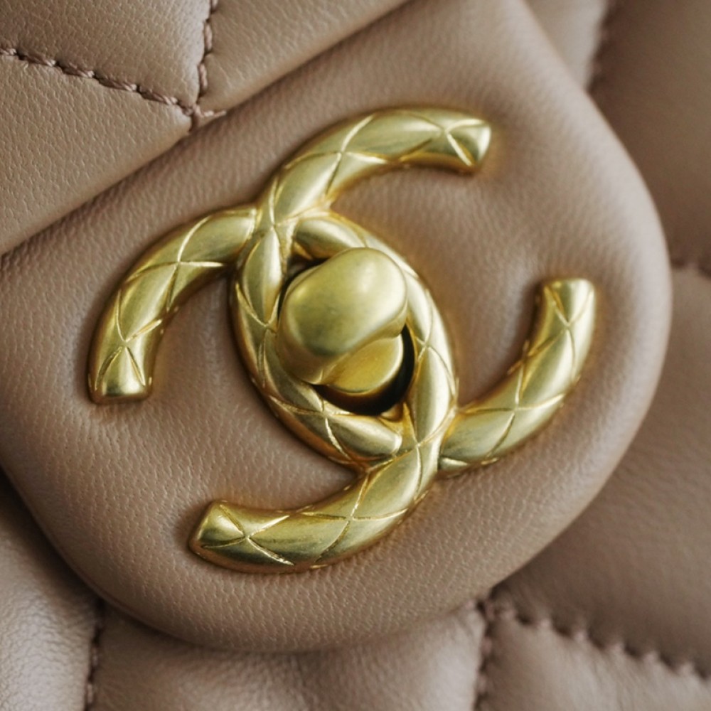 CHANEL MEDIUM PILLOW CRUSH FLAP BAG CHANEL MEDIUM PILLOW CRUSH FLAP BAG