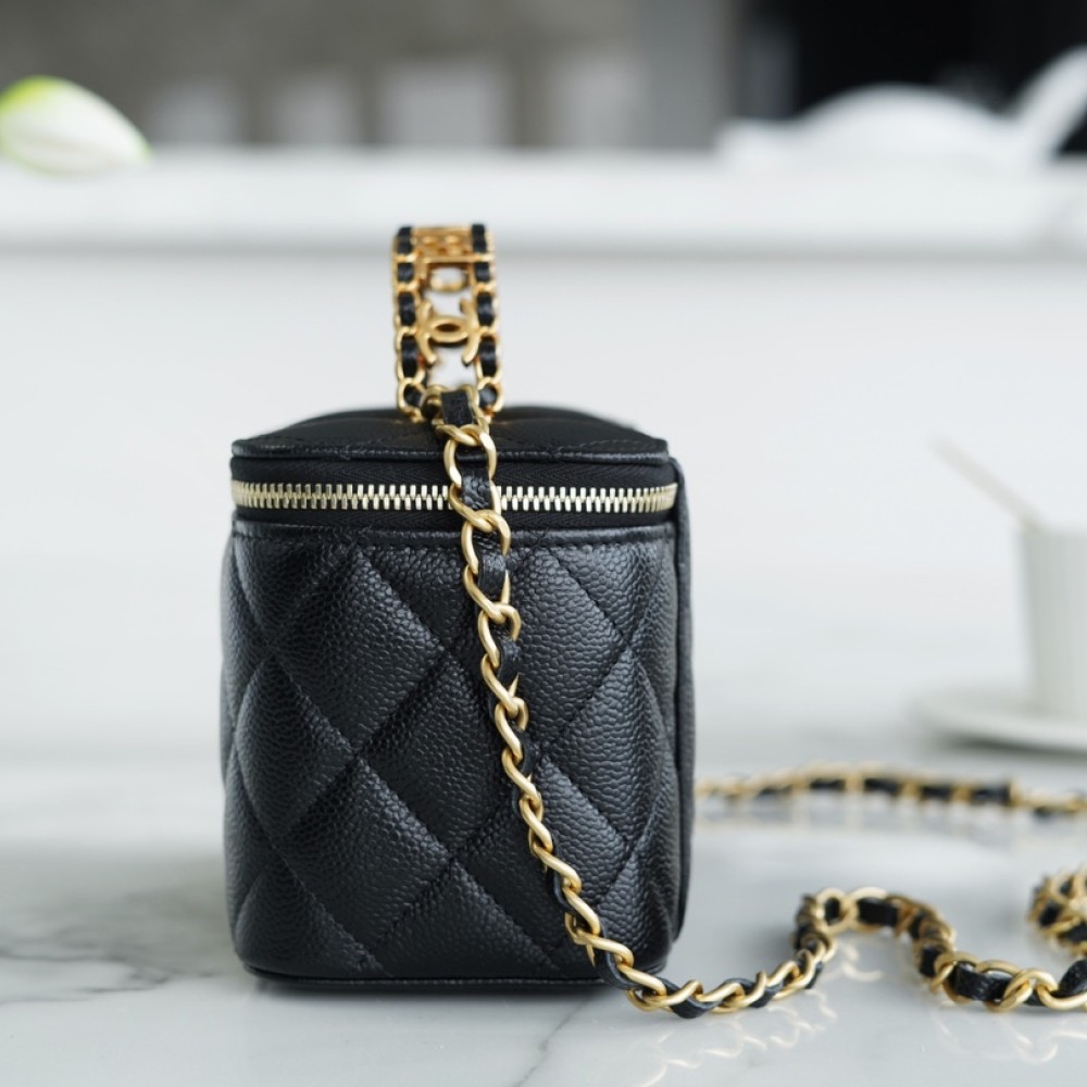 CHANEL PICK ME UP VANITY CACE CHANEL PICK ME UP VANITY CACE