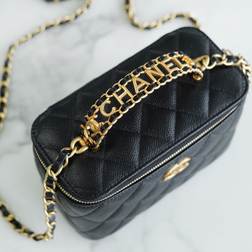 CHANEL PICK ME UP VANITY CACE CHANEL PICK ME UP VANITY CACE