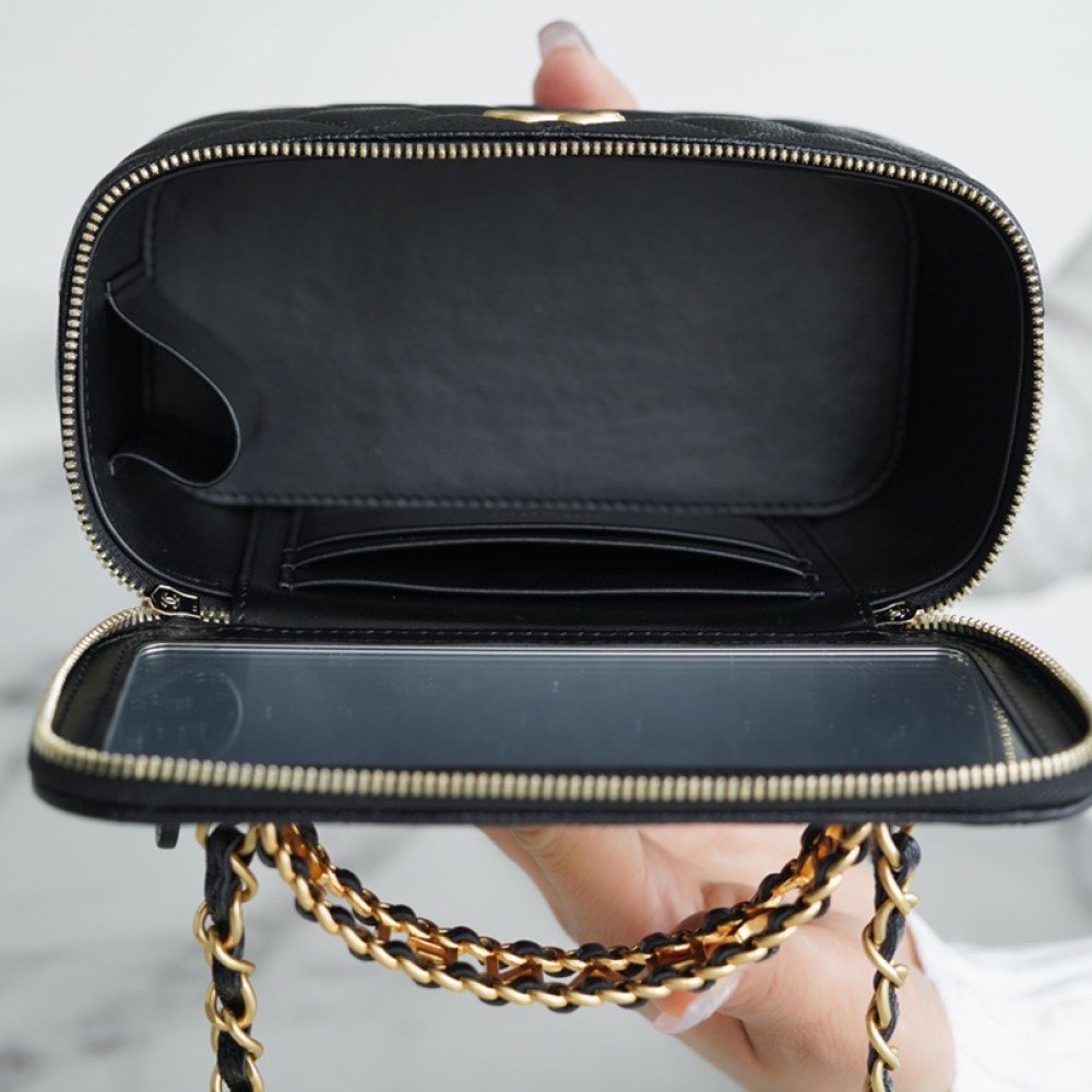 CHANEL PICK ME UP VANITY CACE CHANEL PICK ME UP VANITY CACE