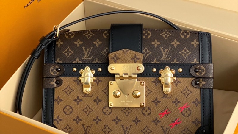Trunk Clutch M43596 Details