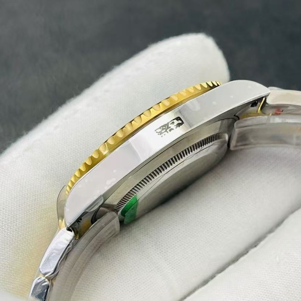 Rolex Submariner Blue Dial Steel Yellow Gold Mens Watch 16613 Rolex Submariner Blue Dial Steel Yellow Gold Mens Watch 16613